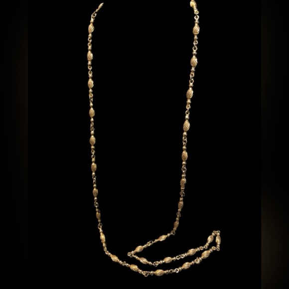 Solid 34” Layering Necklace in Gold-tone - vintage - Picture 6 of 10